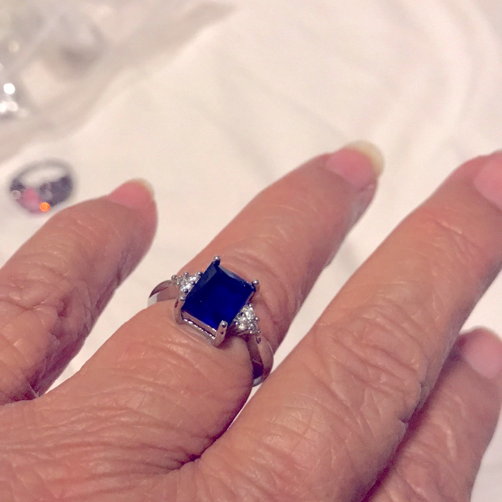 Ring Blue Stone With Rhinestones On The Side Sz 7 11$